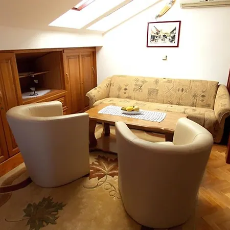 In With Seaview, Terrace, Air Condition, Wifi Malinska