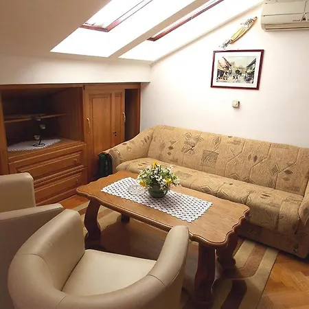 In With Seaview, Terrace, Air Condition, Wifi Apartment Malinska