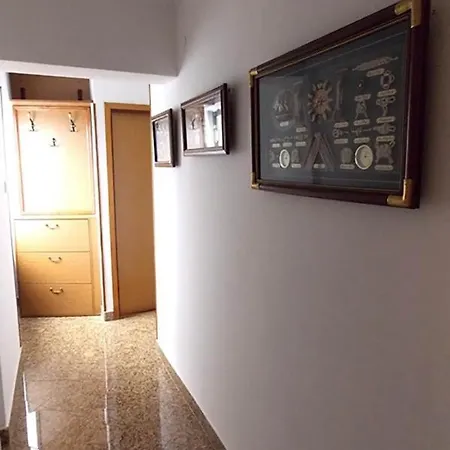 In With Seaview, Terrace, Air Condition, Wifi Apartment